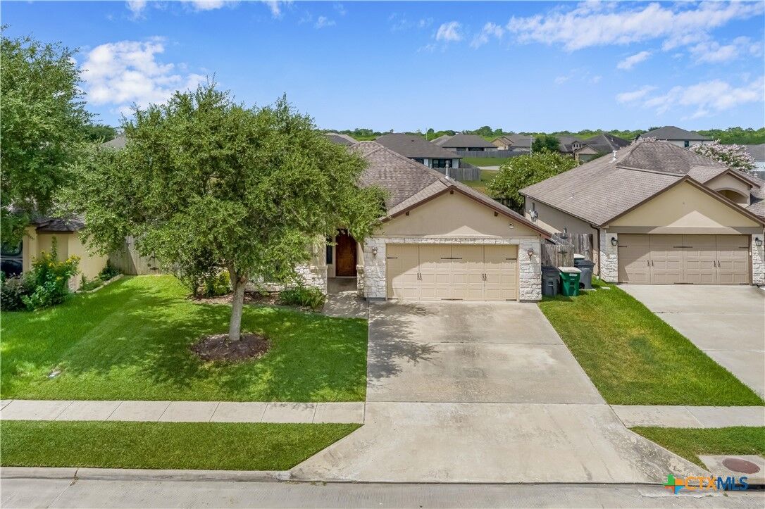 Property Photo: 111 San Polo Court TX 77904