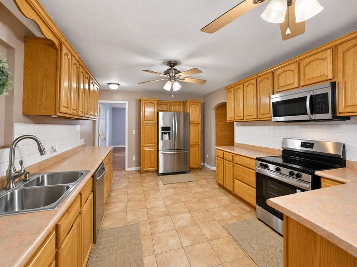 Property Photo: 42836 US Highway 11 AL 35989