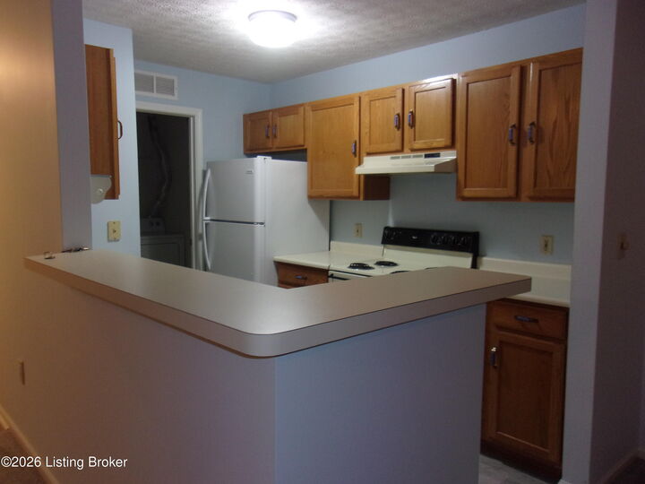 Property Photo:  8417 Ambrosse Ln 102  KY 40299 