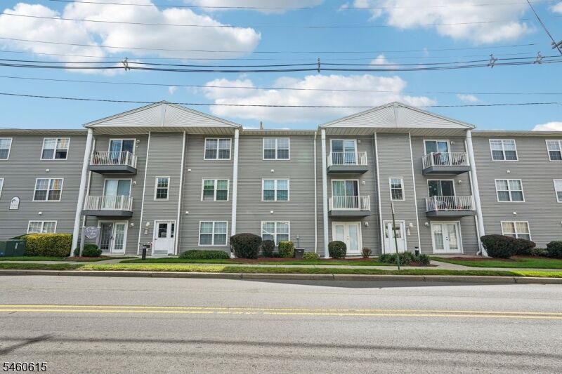 Property Photo: 300 Schuyler Ave 16 NJ 07032