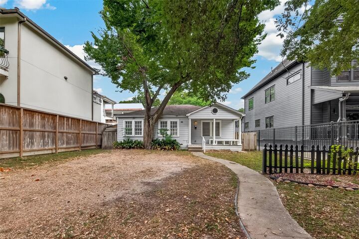 Property Photo:  434 Heights Boulevard  TX 77007 