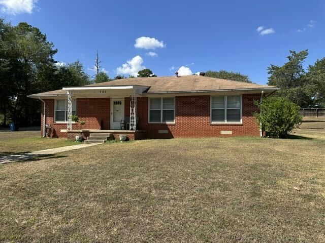 Property Photo: 701 N Warren TX 75684