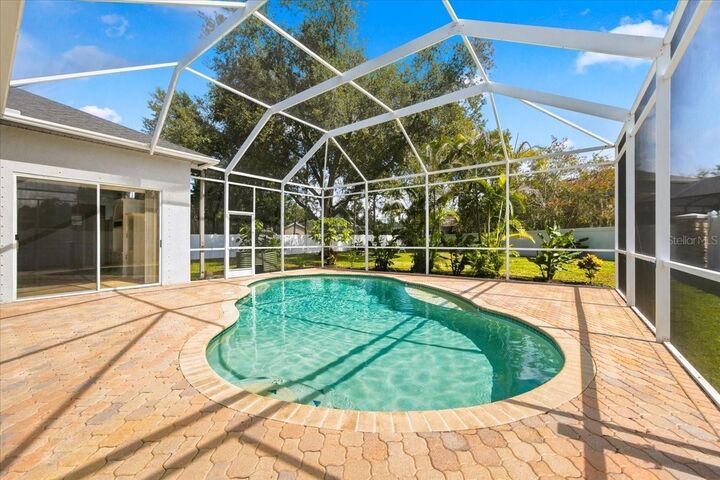 Property Photo:  15019 Lake Emerald Boulevard  FL 33618 