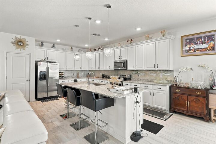 Property Photo:  944 Old Windsor Way  FL 34609 
