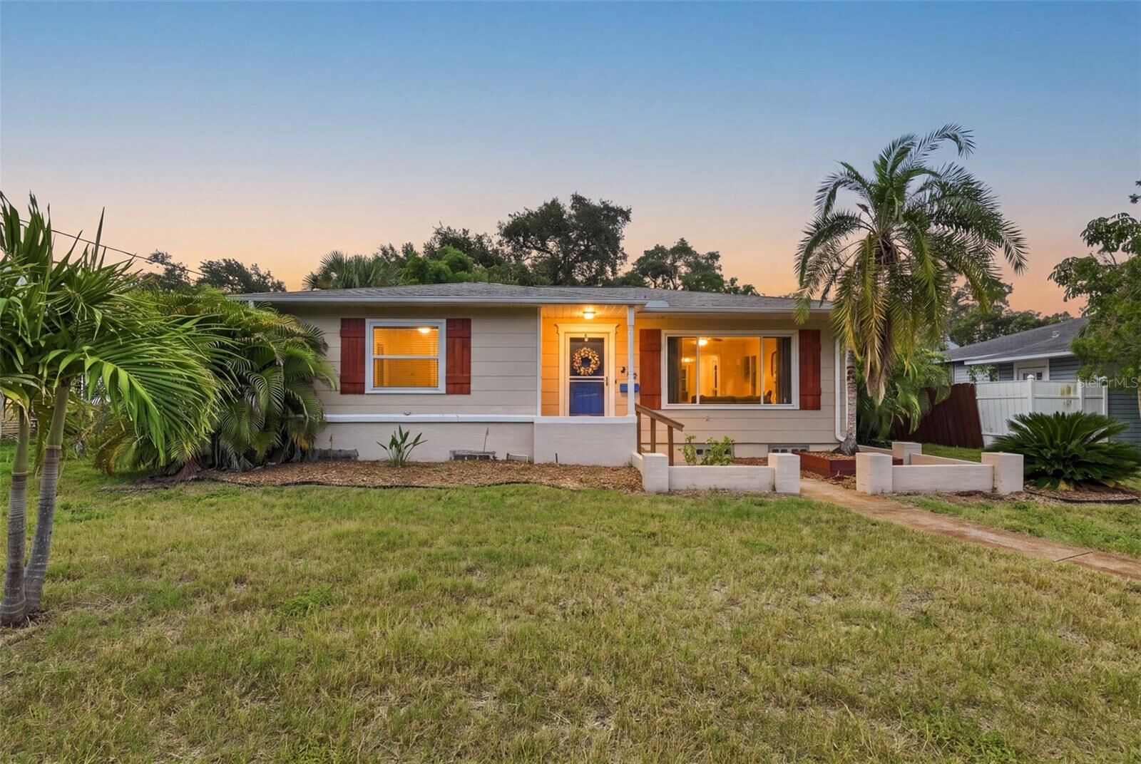 Property Photo:  443 Park Street N  FL 33710 