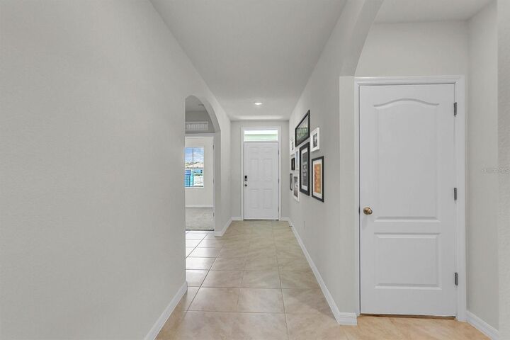 Property Photo: 2412 Fieldbrooke Way FL 32141