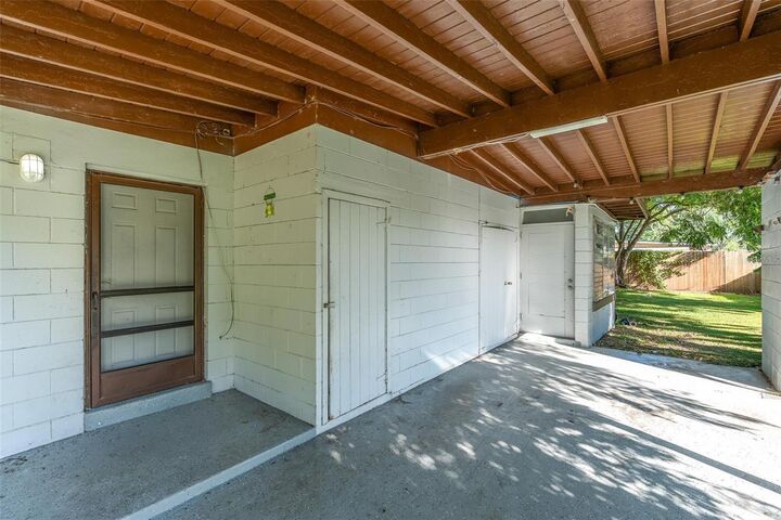 Property Photo: 6013 Navajo Way FL 32807