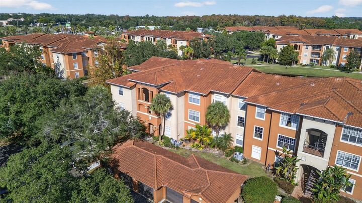 Property Photo:  5572 Metrowest Boulevard 304  FL 32811 