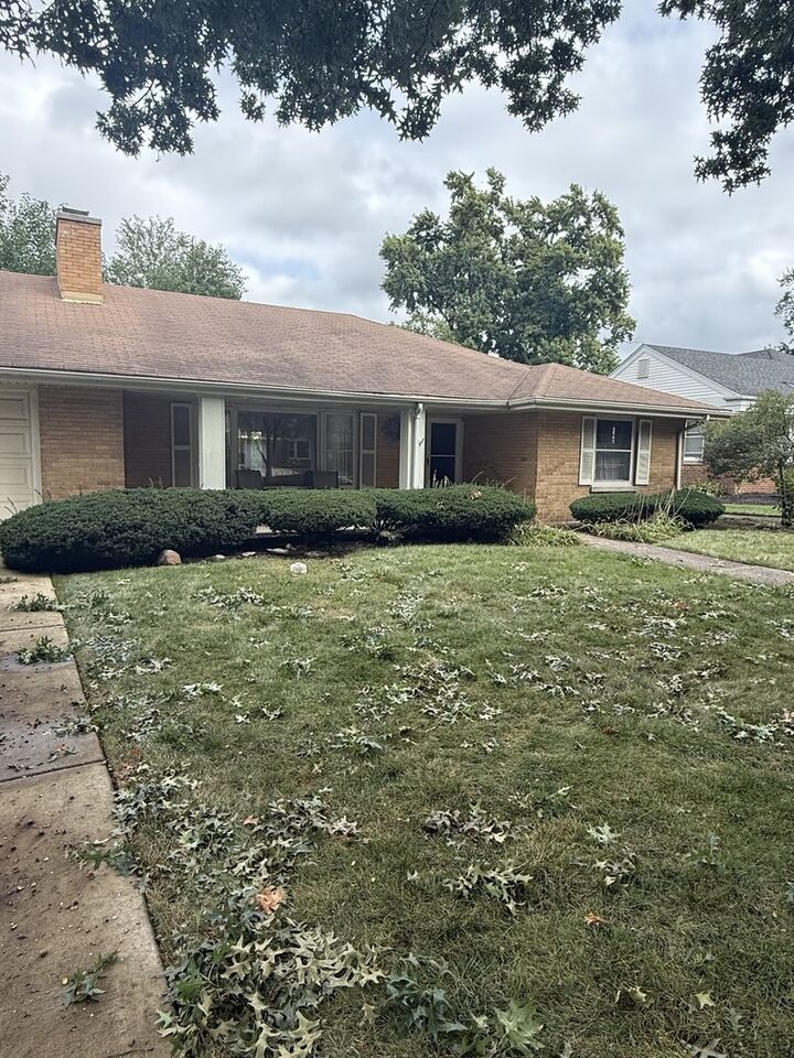 Property Photo:  435 S Stratford Avenue  IL 60126 