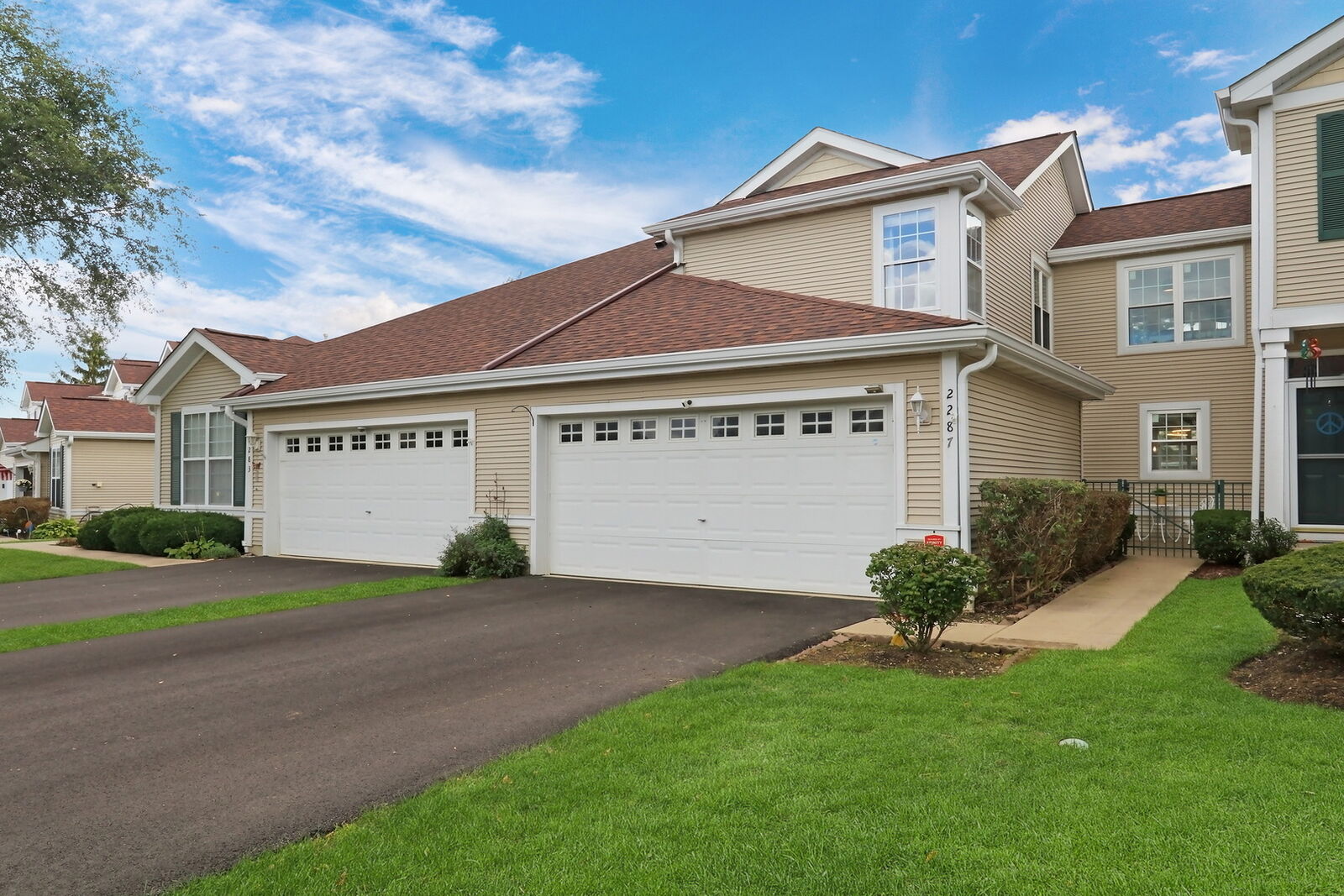 Property Photo: 2287 W Bentley Lane IL 60073