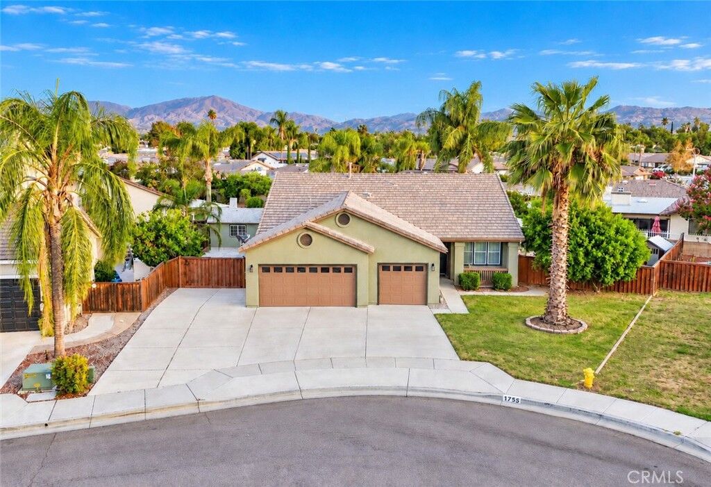 Property Photo:  1755 Giverny Court  CA 92583 