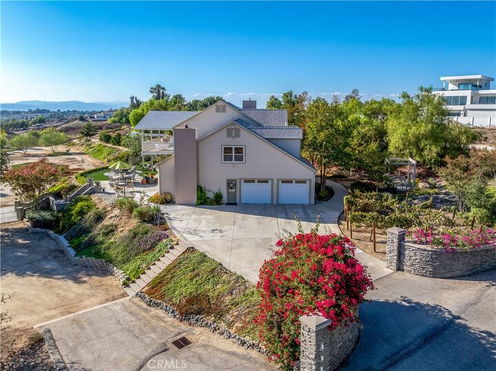 Property Photo:  41999 Altanos Road  CA 92592 