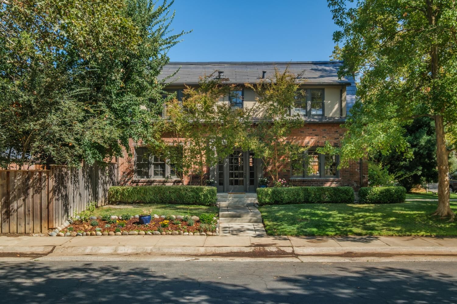 Property Photo:  2701 3rd Avenue  CA 95818 