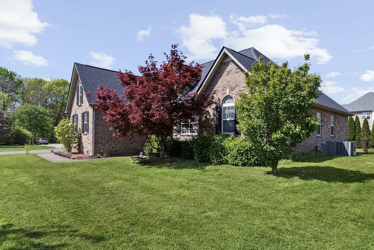Property Photo:  7001 Vineyard Ln  TN 37167 
