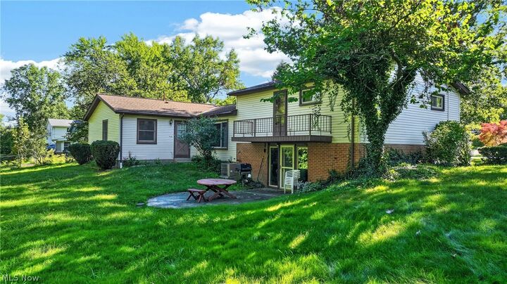 Property Photo:  7686 Roselawn Drive  OH 44060 