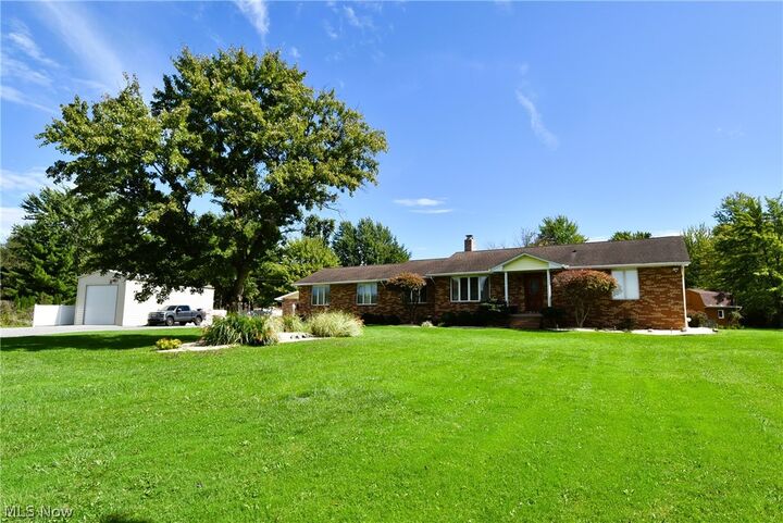 Property Photo: 3160 Durst Clagg Road NE OH 44481
