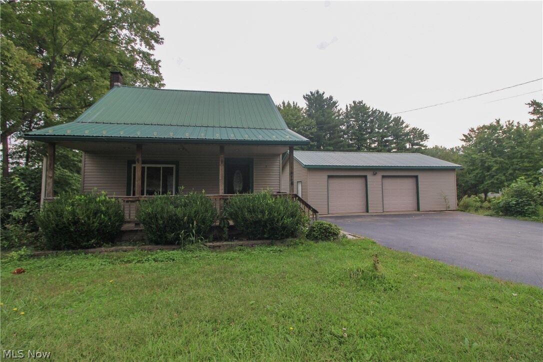 Property Photo: 4428 State Route 7 OH 44404