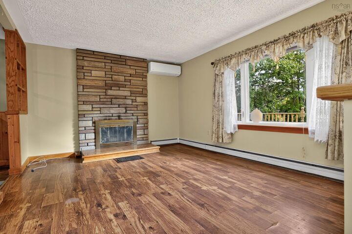 Property Photo:  2587 Sackville Drive  NS B4E 3C3 