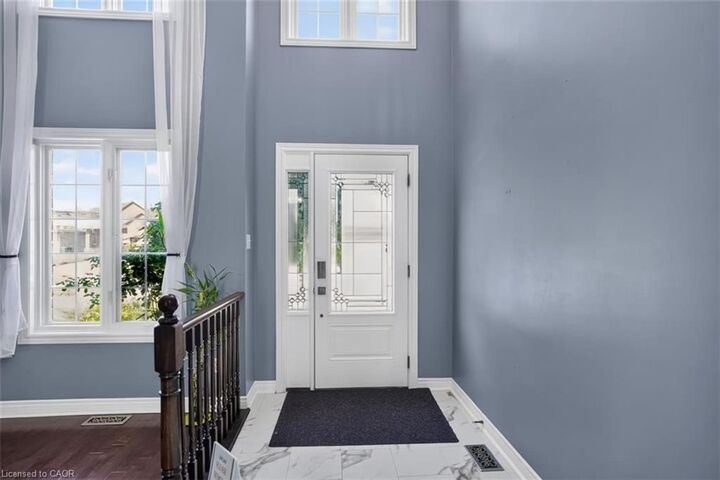 Property Photo:  19 Konstantine Court  ON L9B 2T3 
