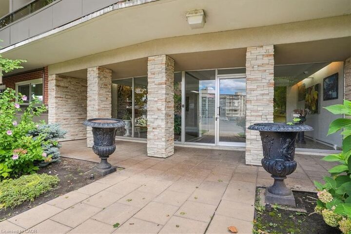 Property Photo:  11 Woodman Drive S 102  ON L8K 4E3 