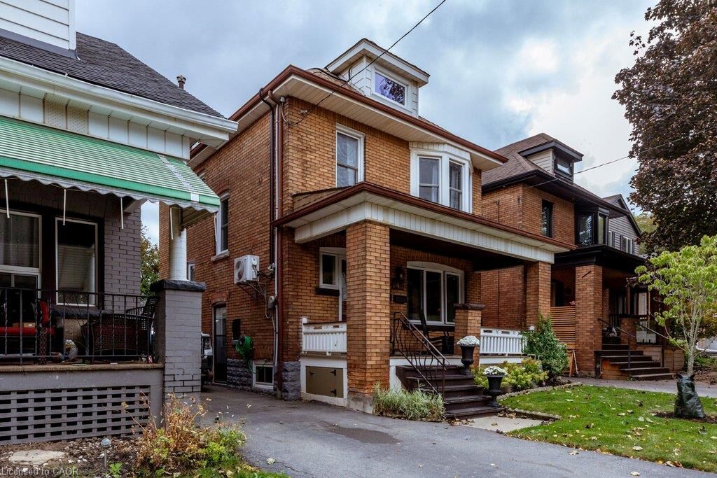 Property Photo:  243 Grosvenor Avenue S  ON L8M 3L8 