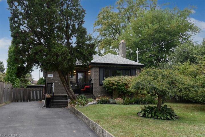 Property Photo:  154 Ewen Road  ON L8S 3C7 