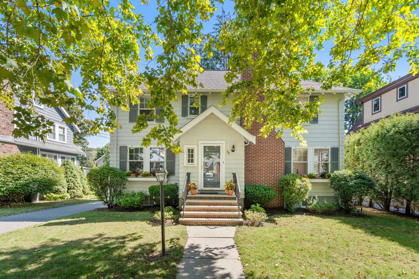 Property Photo:  142 Claflin Street  MA 02478 