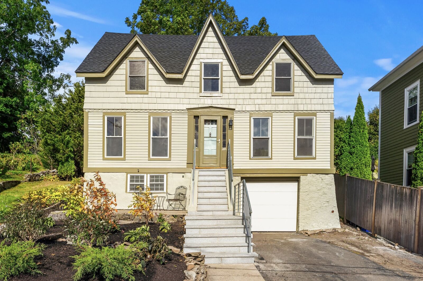 Property Photo:  17 Cottage Street  MA 01945 