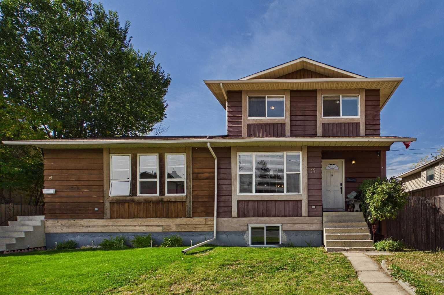 Property Photo: 17 Deermeade Road SE AB T2J 5Z4