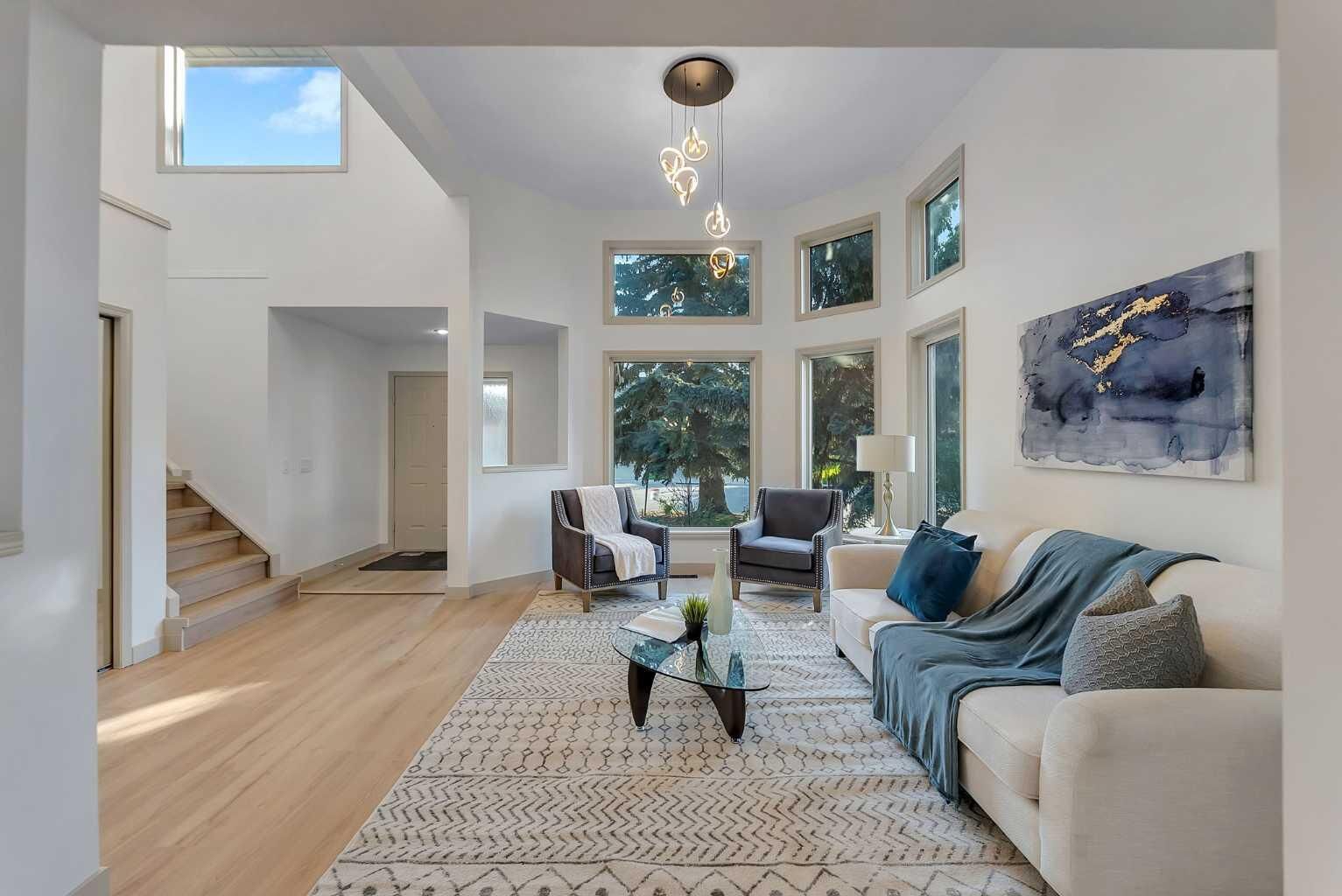 Property Photo:  12 Diamond Terrace SE  AB T2J 7A9 