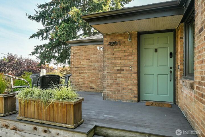 Property Photo:  4201  51st Avenue S  WA 98118 