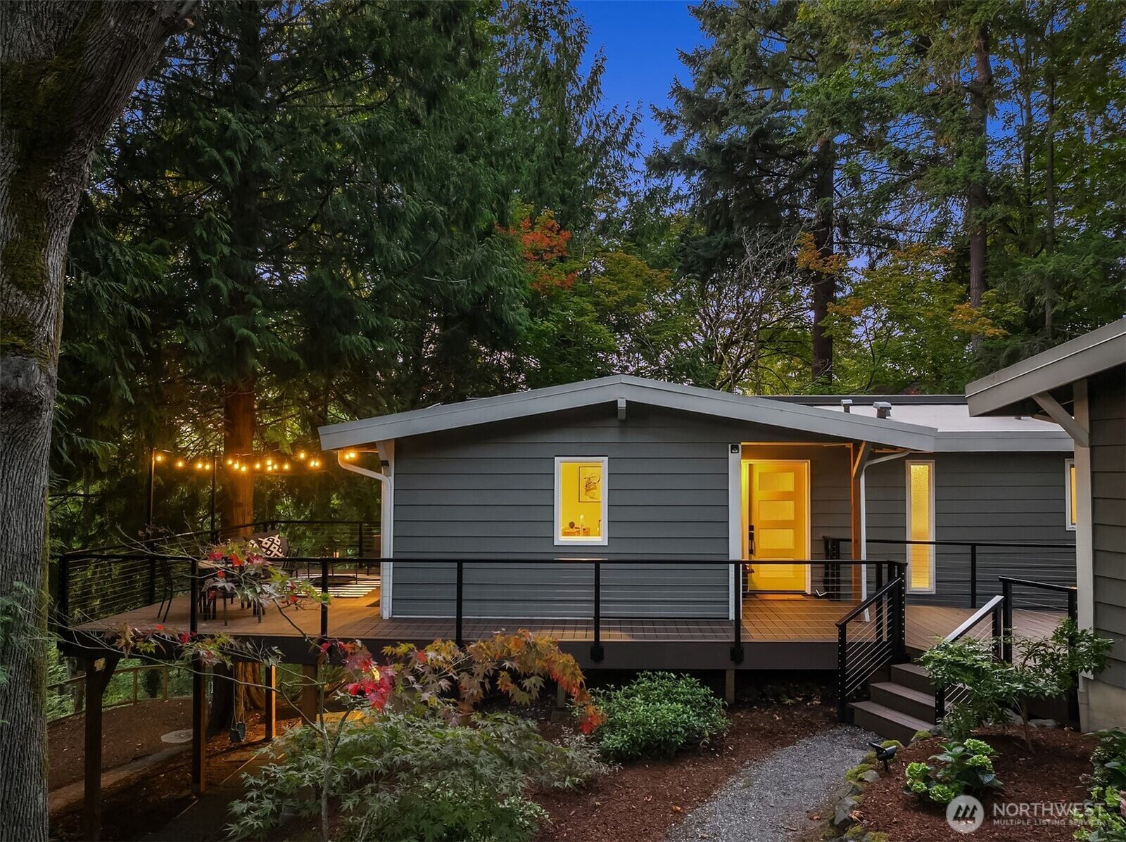Property Photo:  9  Mt Pilchuck Avenue NW  WA 98027 
