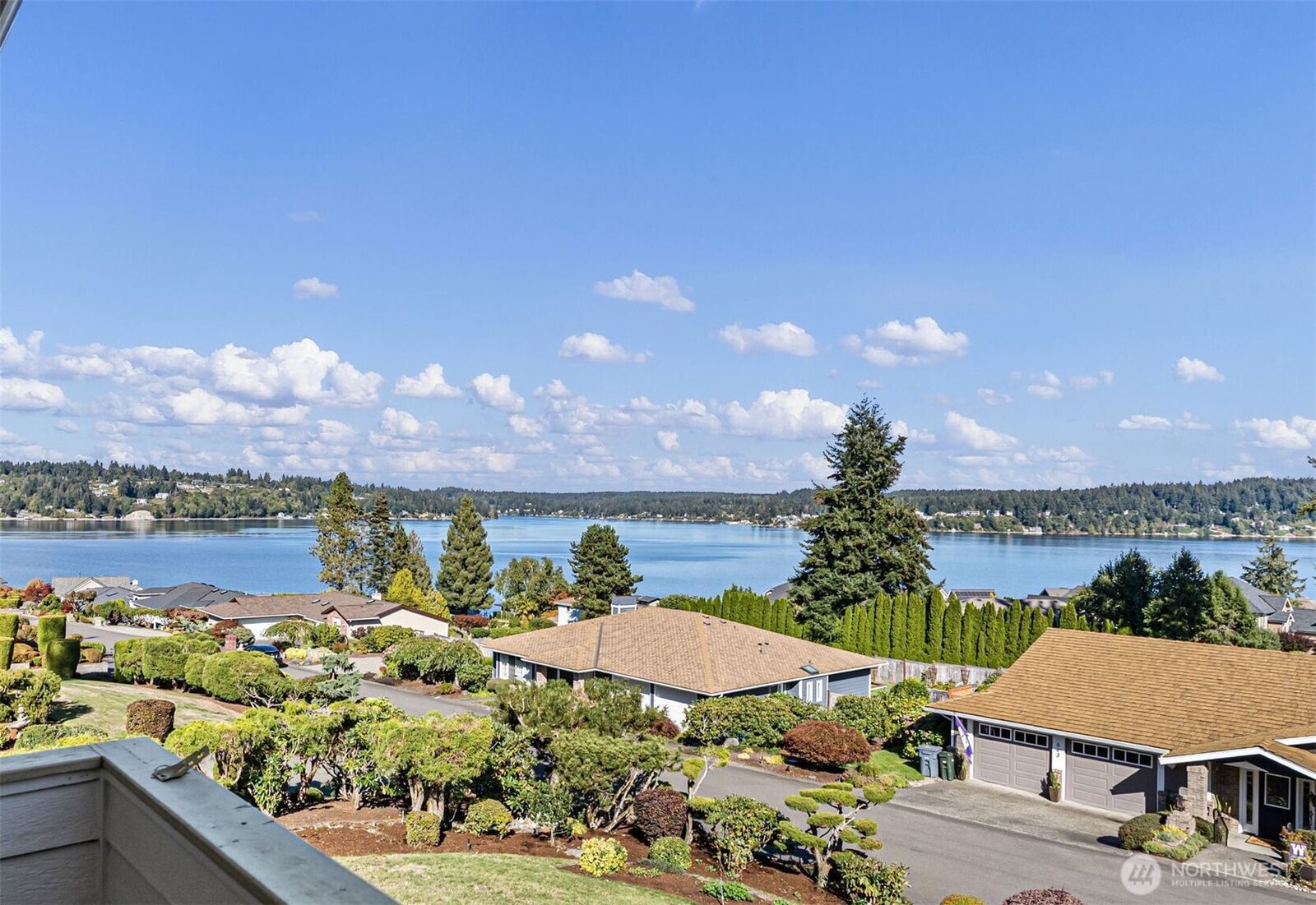 Property Photo: 642 9th Court WA 98333
