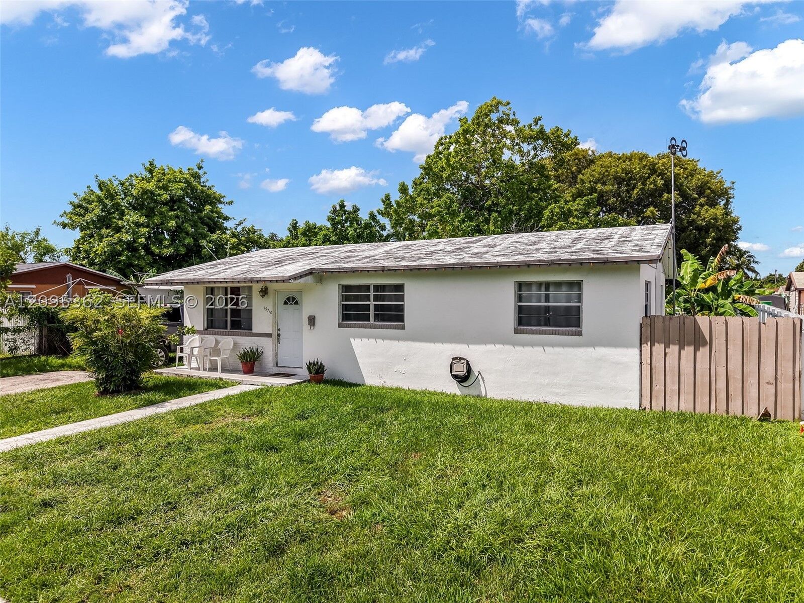 Property Photo: 19710 SW 114th Pl FL 33157