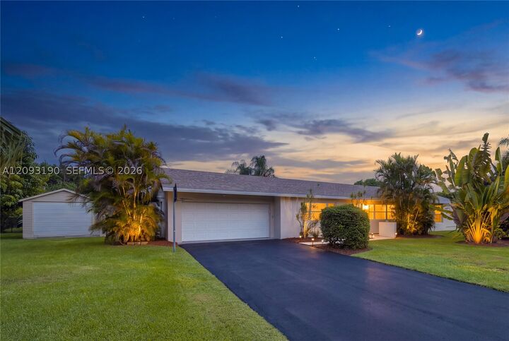 Property Photo: 12635 SW 113th Ct FL 33176