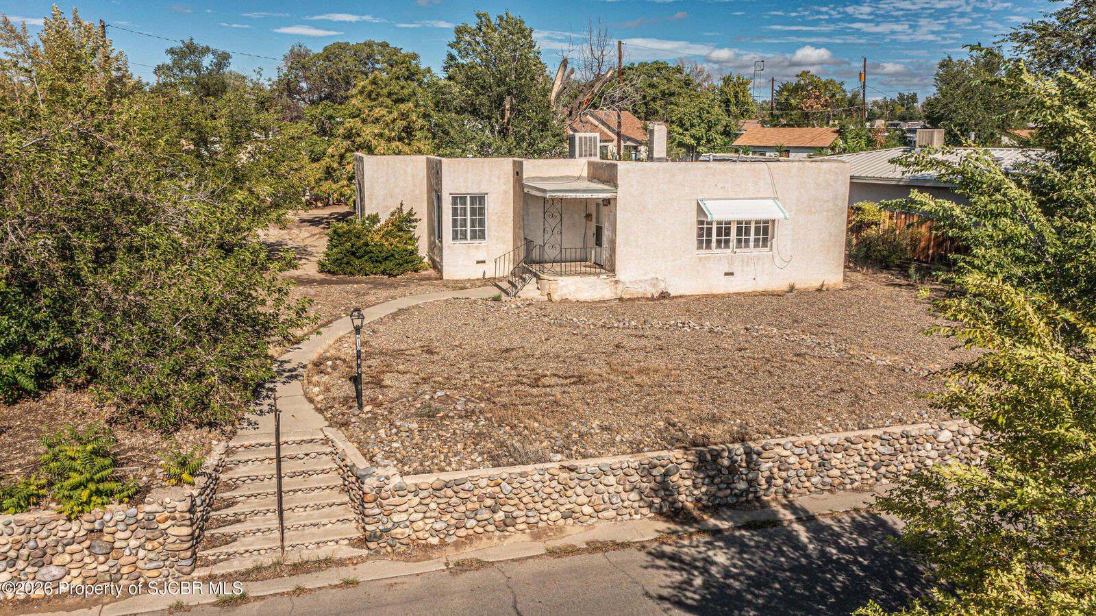 Property Photo:  610 E La Plata Street  NM 87401 