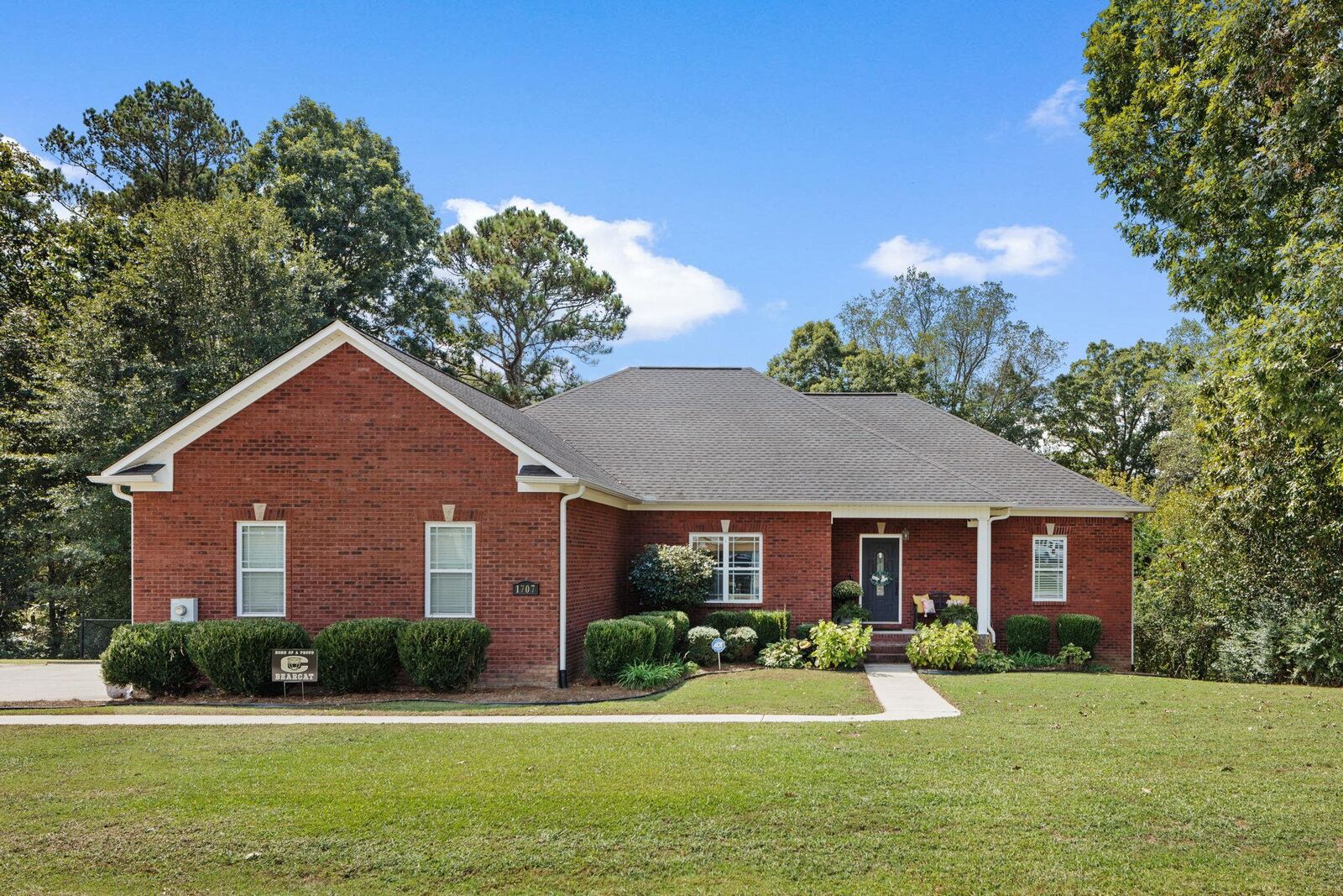 Property Photo:  1707 Churchhill Ln  AL 35055 