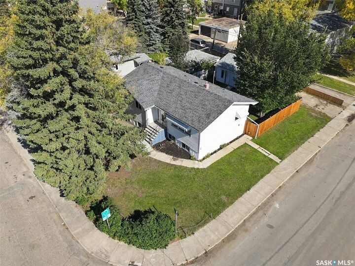 Property Photo:  302 McMillan Avenue  SK S7L 2T5 