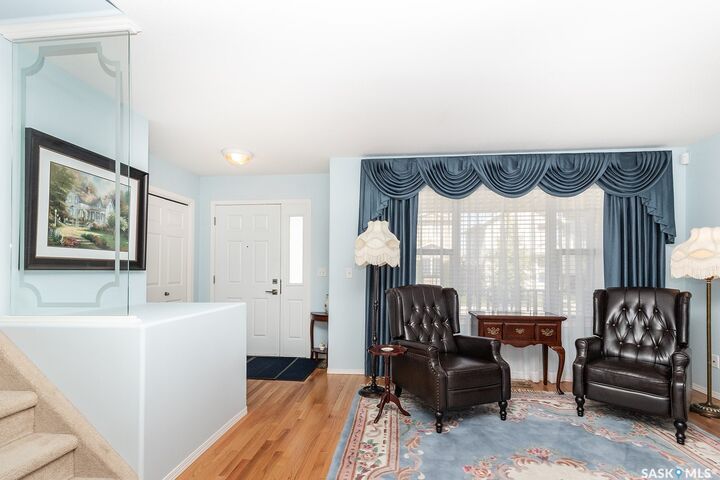 Property Photo: 163 Blakeney Crescent SK S7L 7N5