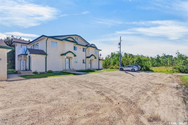 Property Photo:  315 3rd Avenue S 7  SK S0K 3V0 