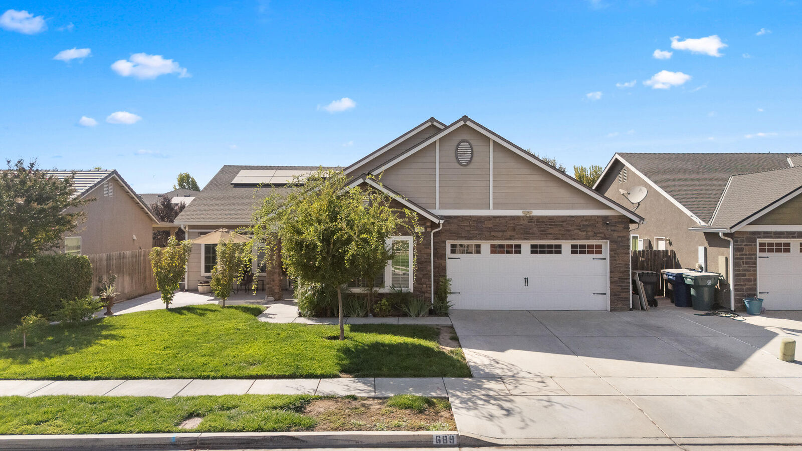 Property Photo:  689 Montana De Oro Street  CA 93274 