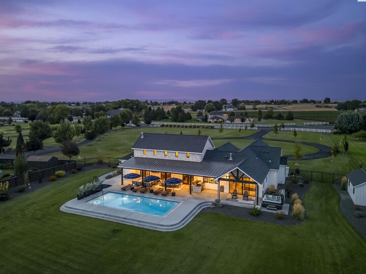 Property Photo:  175407 Rivers Edge Drive  WA 99350 