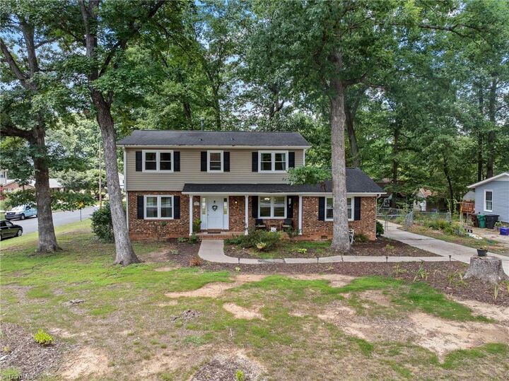 Property Photo:  1001 Oakview Road  NC 27265 