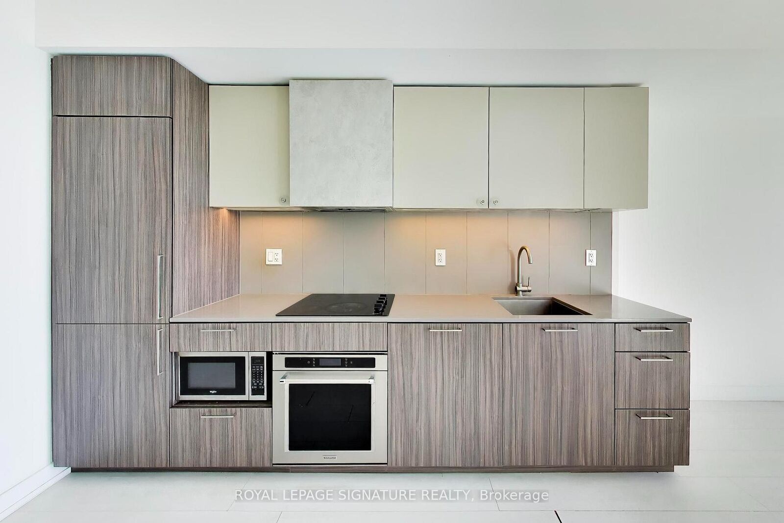 Property Photo:  19 Western Battery Road 1609  ON M6K 0E3 