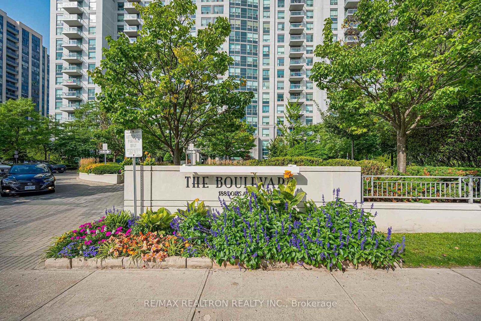Property Photo:  188 Doris Avenue 515  ON M2N 6Z5 