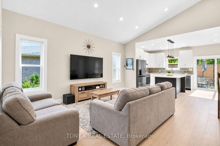 Property Photo:  8 Georgina Street  ON L0E 1R0 