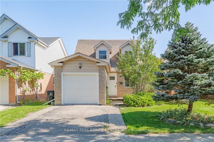 Property Photo: 34 Camrose Court ON N2M 5J5