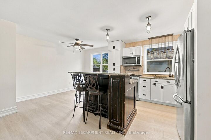 Photo de la propriété:  433 Belvenia Road  ON L7L 1T2 