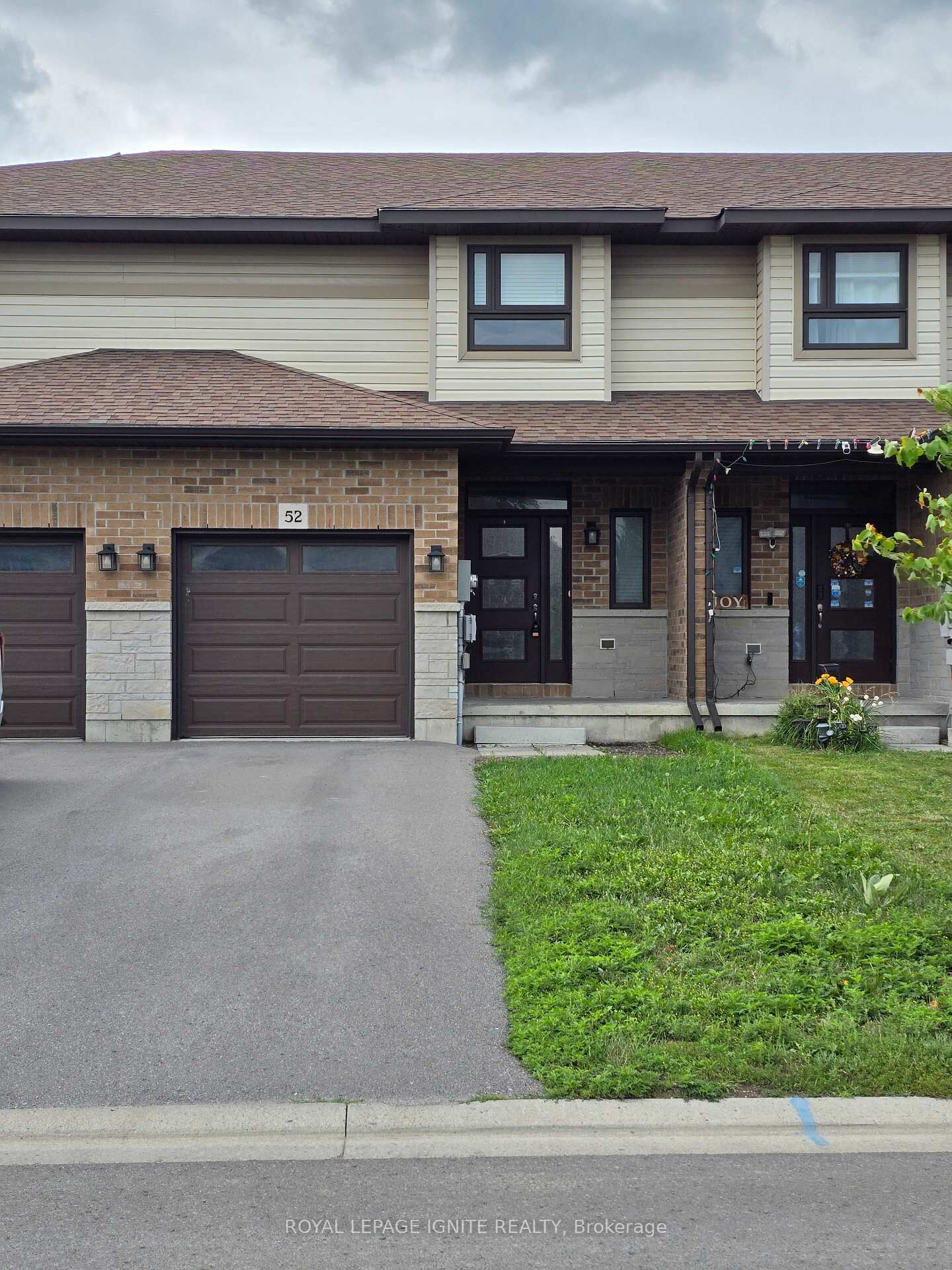 Property Photo:  52 Cottonwood Drive  ON K8N 0J2 