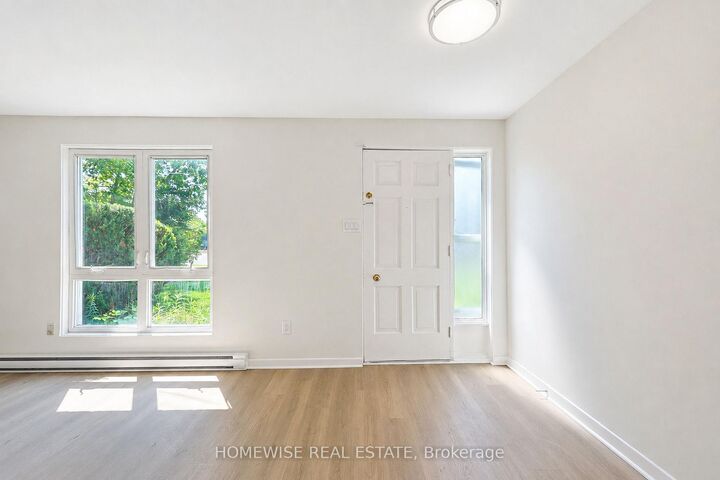 Property Photo:  1400 Winding Trail 24  ON L4X 1W9 
